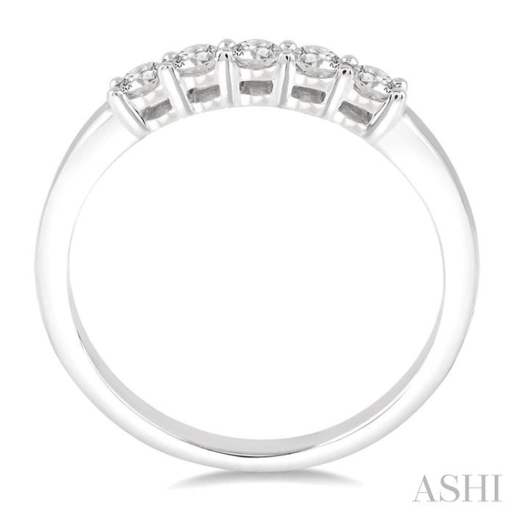 Round Shape 5 Stone Diamond Wedding Band