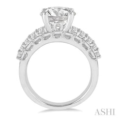 Round Shape Semi-Mount Diamond Engagement Ring