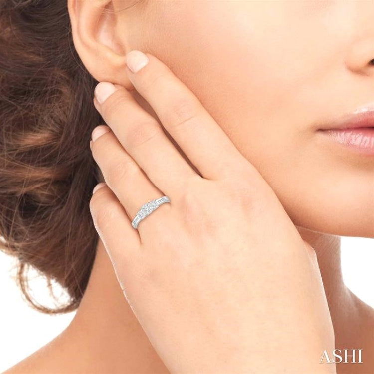 Round Shape Past Present & Future Lovebright Essential Diamond Ring