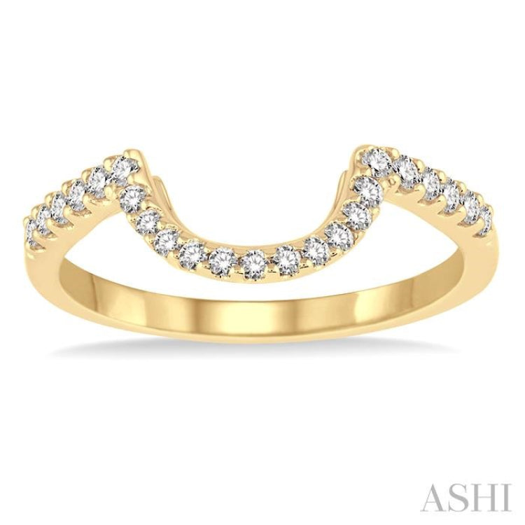 1/4 Ctw Round Cut Diamond Wedding Band in 14K Yellow Gold