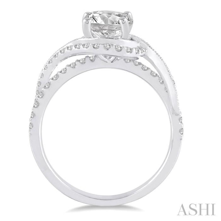 Round Shape Semi-Mount Diamond Engagement Ring