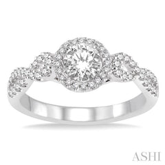 Round Shape Halo Diamond Engagement Ring