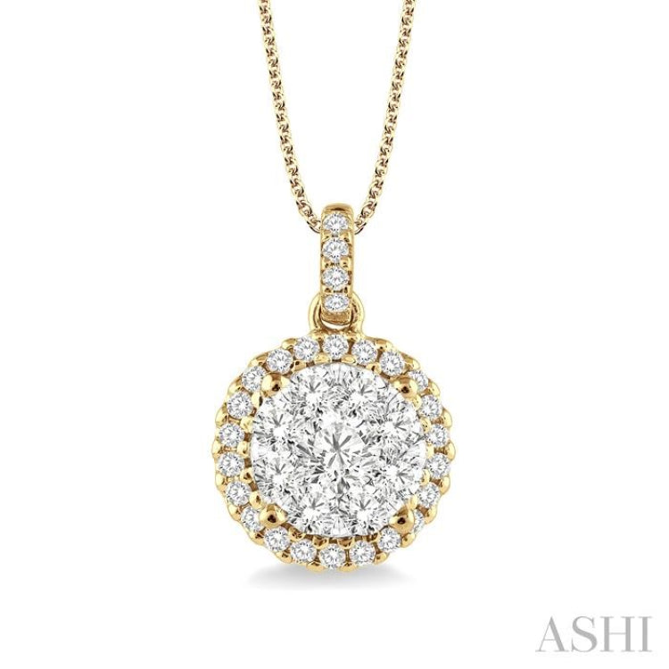 Round Shape Halo Lovebright Essential Diamond Pendant