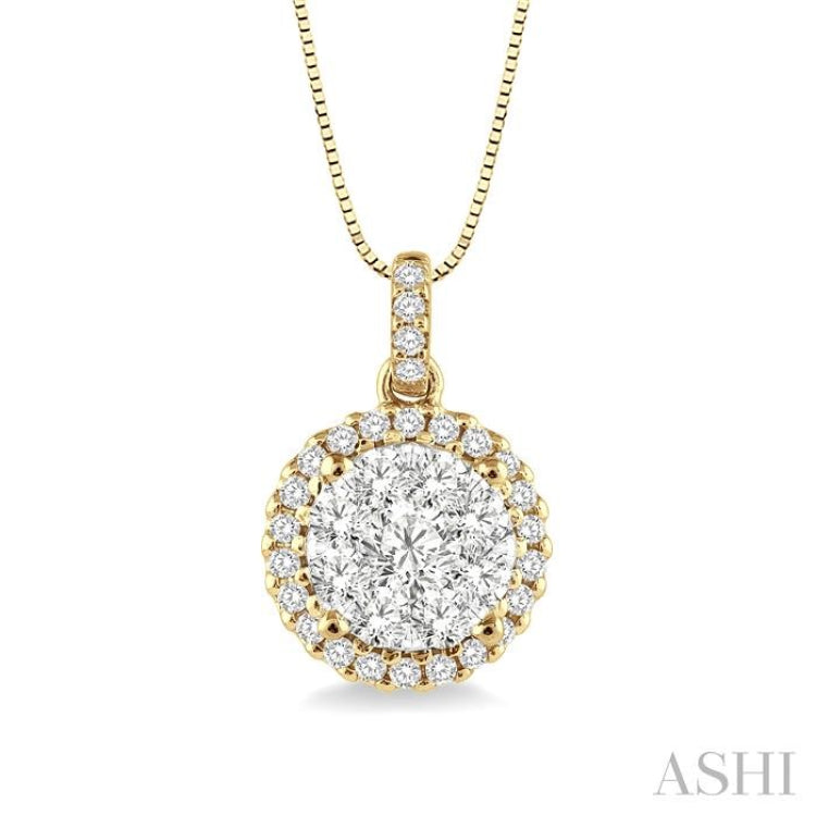 Round Shape Halo Lovebright Essential Diamond Pendant