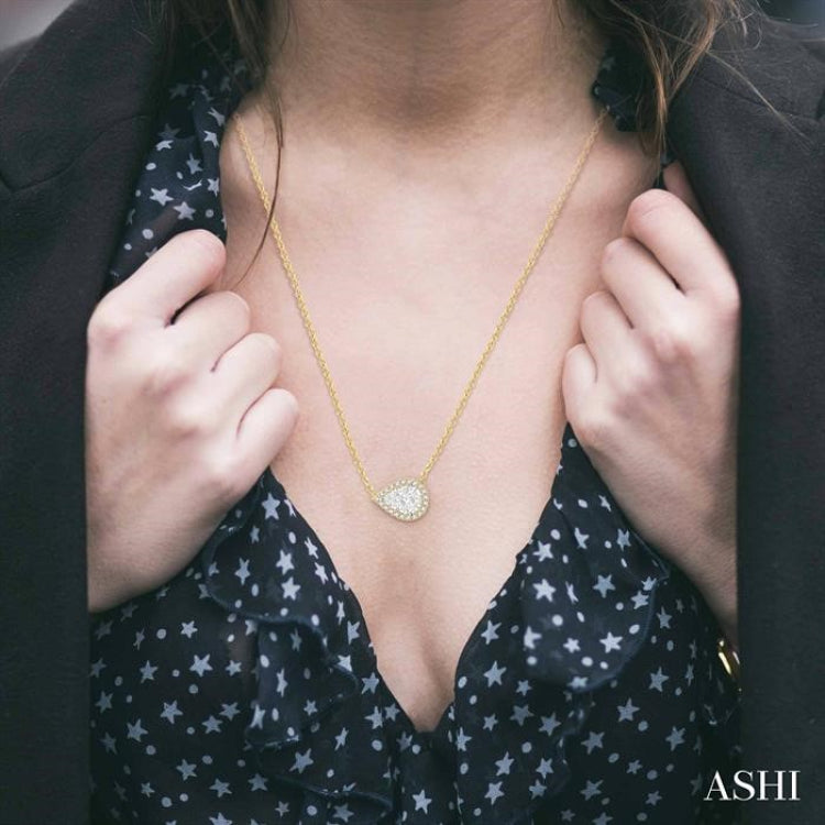 Pear Shape East-West Halo Lovebright Essential Diamond Necklace