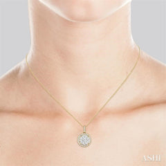 Round Shape Halo Lovebright Essential Diamond Pendant