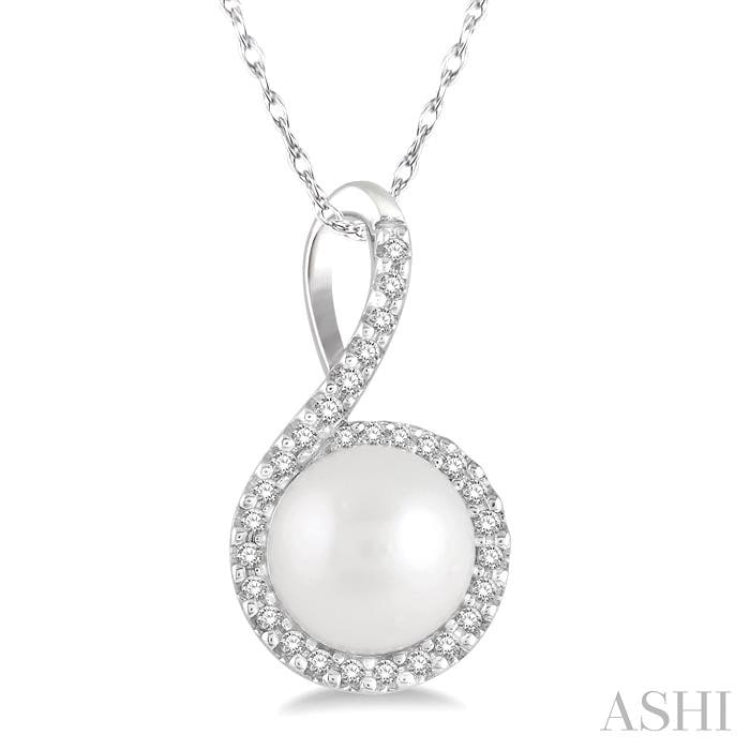 Pearl & Halo Diamond Fashion Pendant