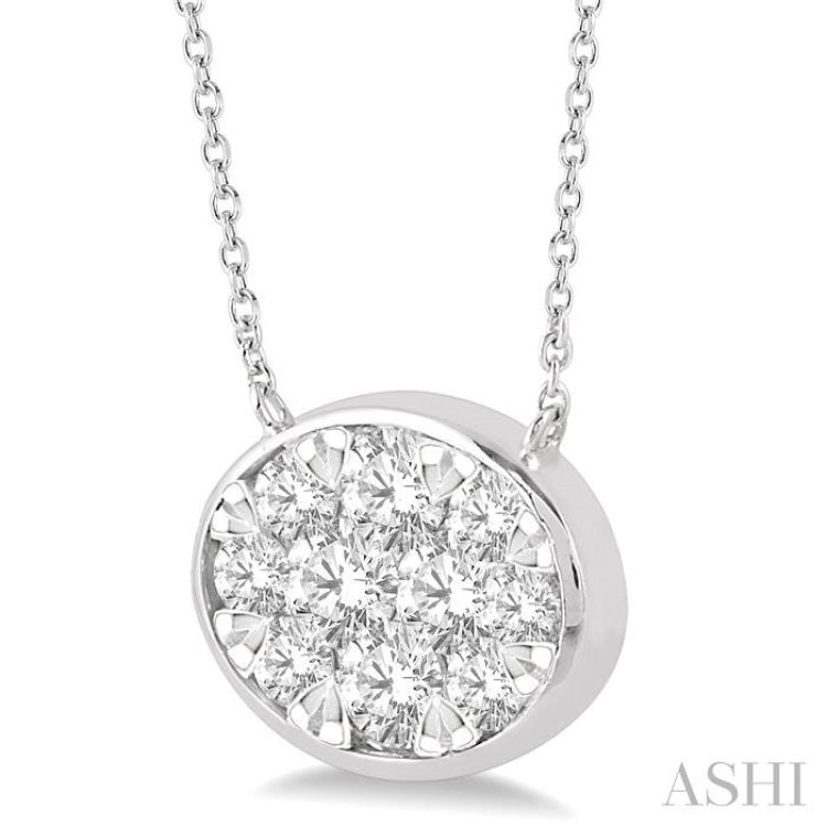 Oval Shape East-West Lovebright Essential Diamond Necklace