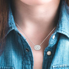 Oval Shape East-West Lovebright Essential Diamond Necklace