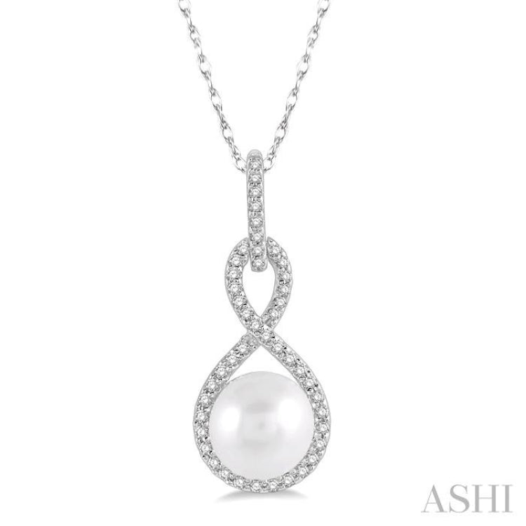 Pearl & Diamond Fashion Pendant