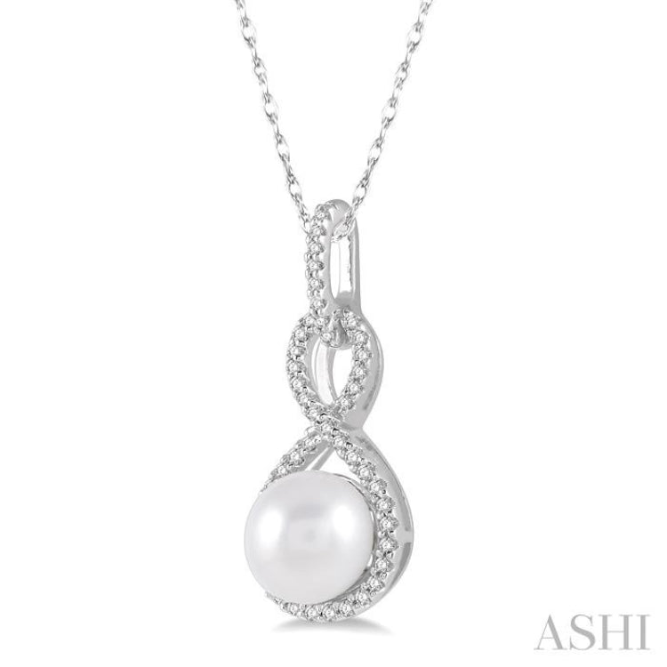 Pearl & Diamond Fashion Pendant