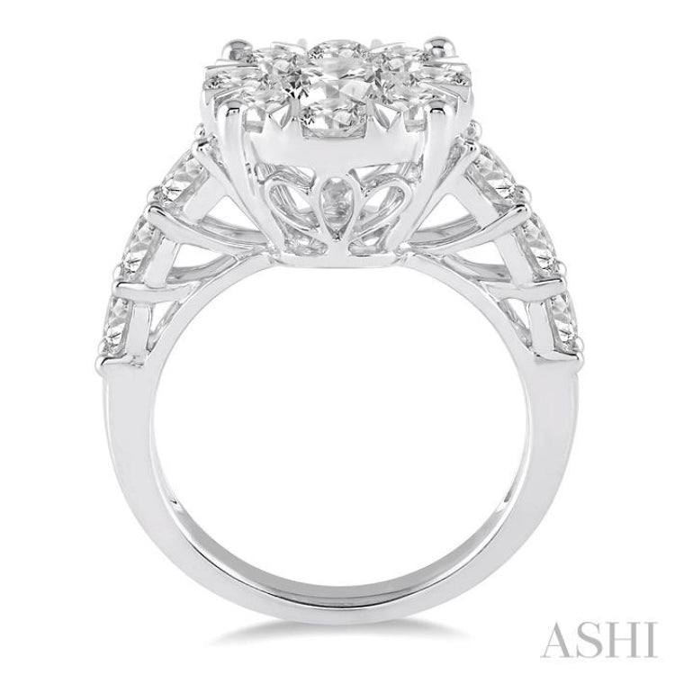 Lovebright Essential Diamond Engagement Ring