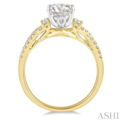 Round Shape Semi-Mount Diamond Engagement Ring