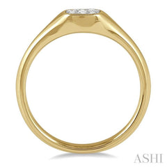 Cushion  Shape Lovebright Essential Diamond Signet Ring