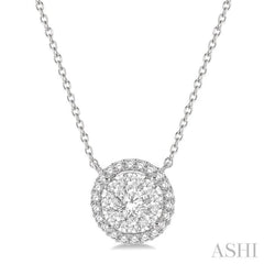 Round Shape Halo Lovebright Essential Diamond Necklace