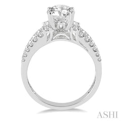 Round Shape Semi-Mount Diamond Engagement Ring