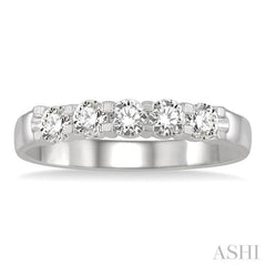 Round Shape 5 Stone Diamond Wedding Band