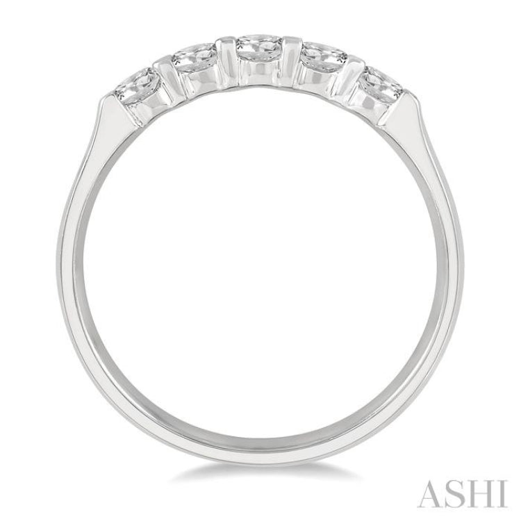 Round Shape 5 Stone Diamond Wedding Band