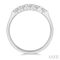 Round Shape 5 Stone Diamond Wedding Band