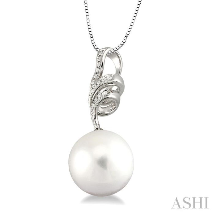 Pearl & Diamond Fashion Pendant