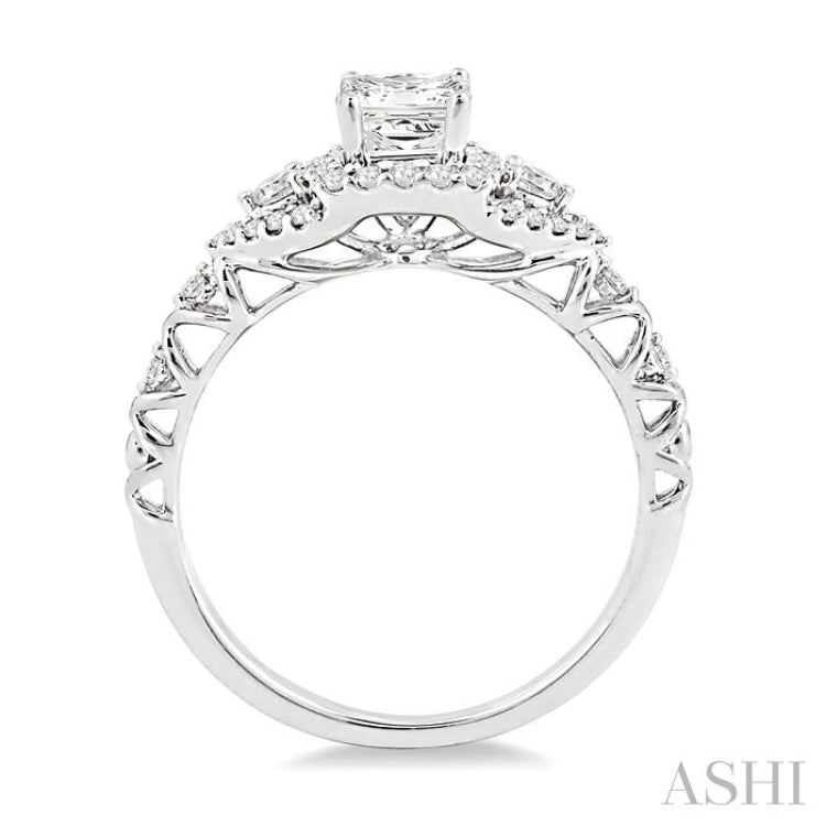 Princess Shape Halo Diamond Engagement Ring