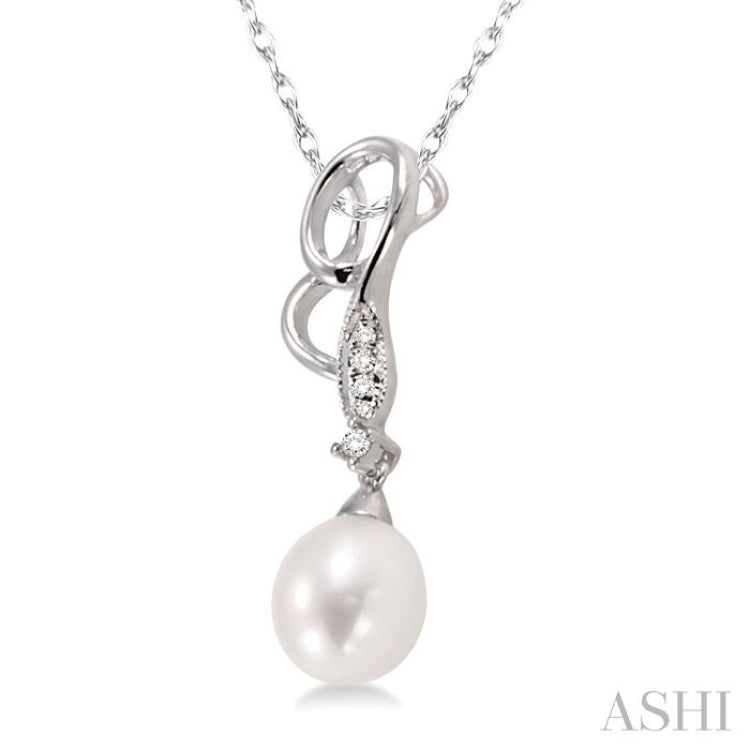 Heart Shape Pearl & Diamond Fashion Pendant