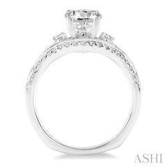 Round Shape Diamond Engagement Ring