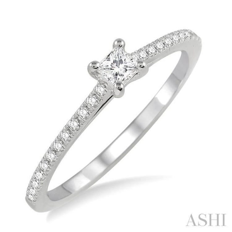 Princess Shape Diamond Engagement Ring