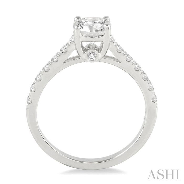 Round Shape Diamond Engagement Ring