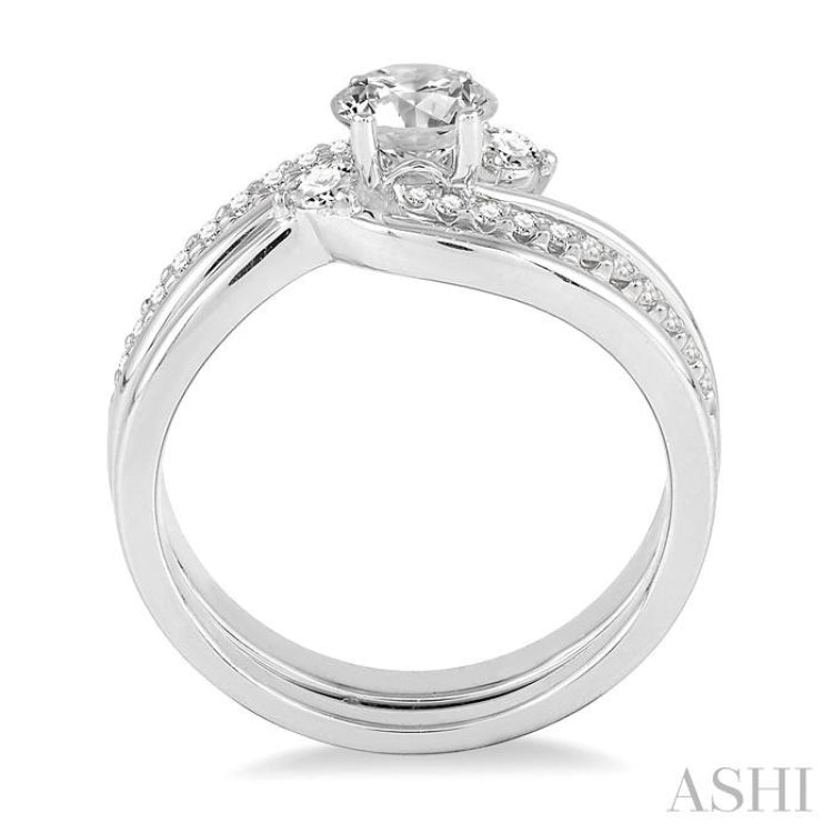 Round Shape Diamond Wedding Set