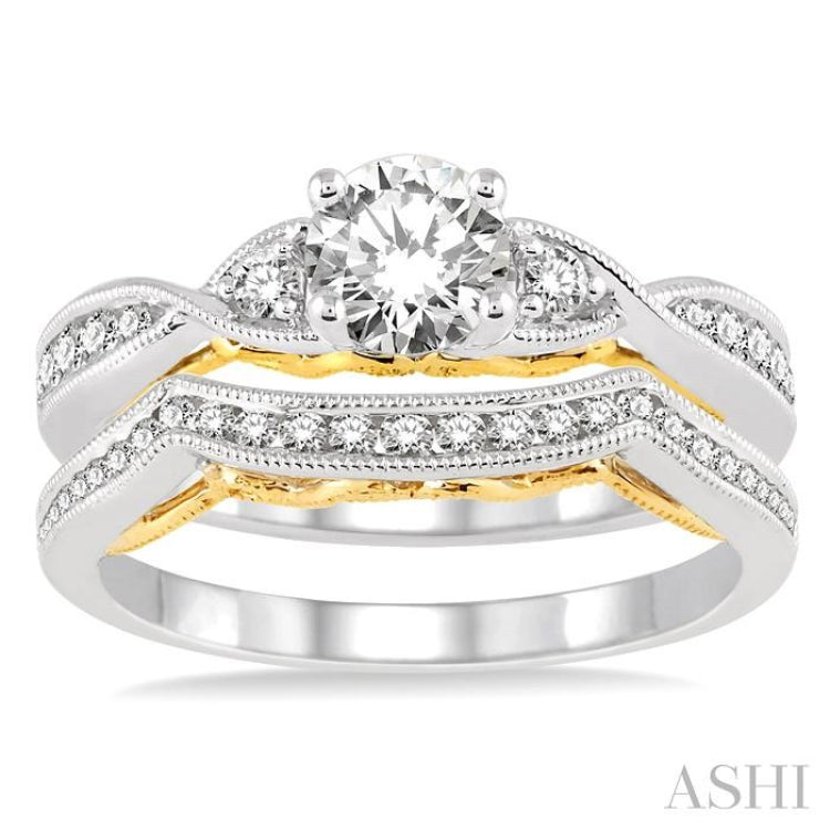 Round Shape Diamond Wedding Set