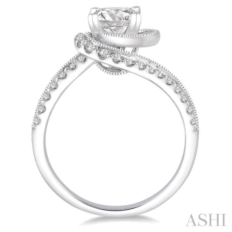 Round Shape Semi-Mount Diamond Engagement Ring