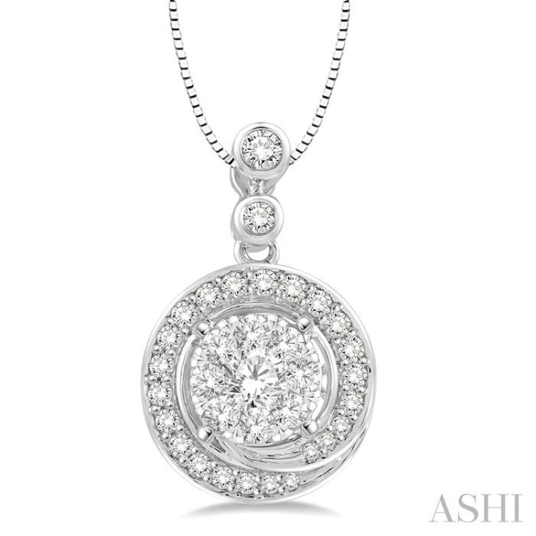 Round Shape Halo Lovebright Diamond Pendant