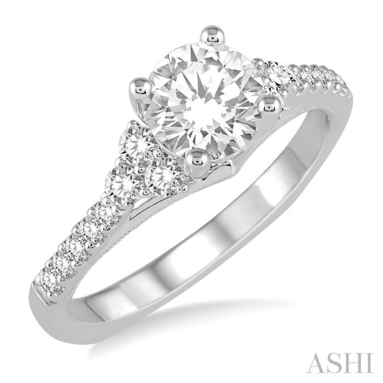 Round Shape Diamond Engagement Ring