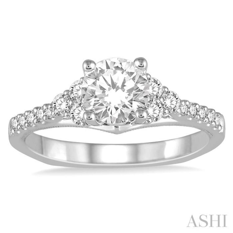 Round Shape Diamond Engagement Ring