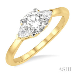 Round Shape Diamond Engagement Ring