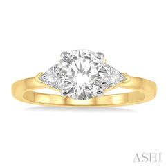 Round Shape Diamond Engagement Ring