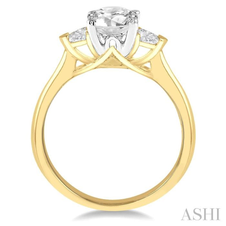 Round Shape Diamond Engagement Ring