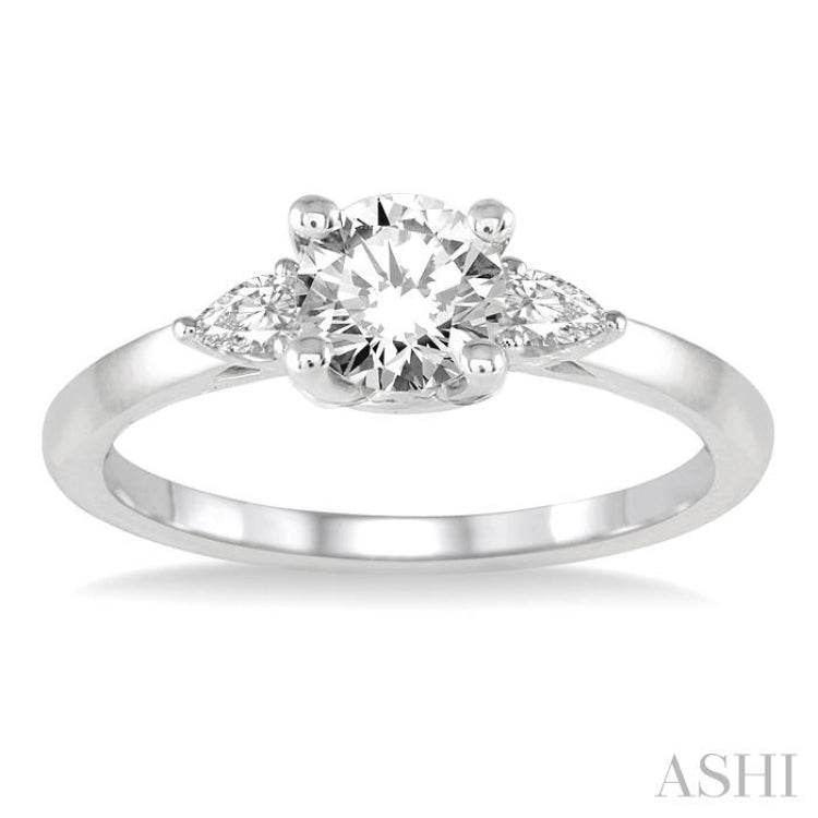 Round Shape Diamond Engagement Ring