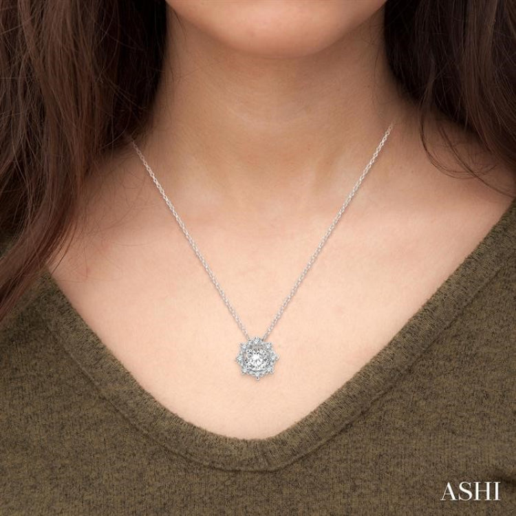 Round Shape Halo Diamond Fashion Pendant