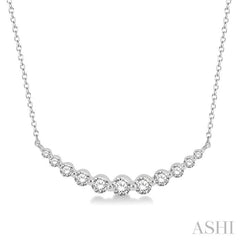 Graduated Diamond Fixed Smile Necklace