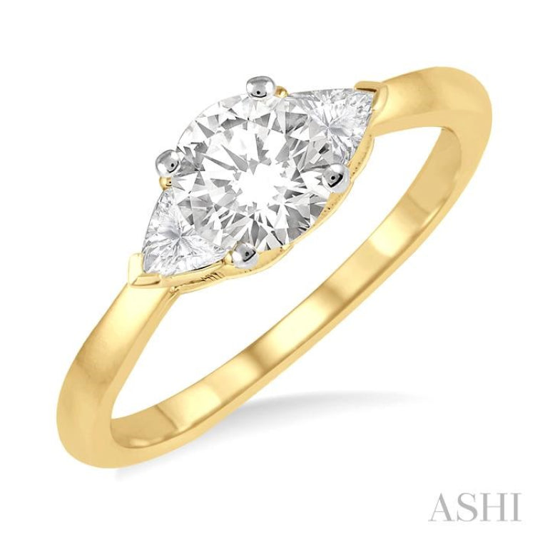 Round Shape Semi-Mount Diamond Engagement Ring