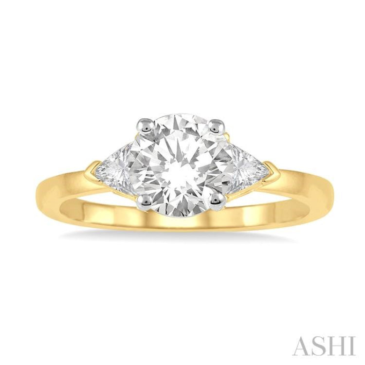 Round Shape Semi-Mount Diamond Engagement Ring