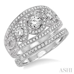 Round Shape Diamond Wedding Set