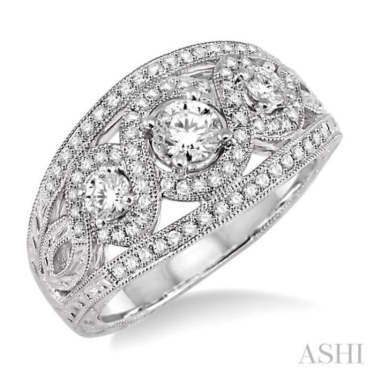 Round Shape Semi-Mount Diamond Engagement Ring