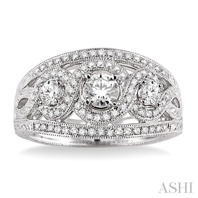 Round Shape Semi-Mount Diamond Engagement Ring