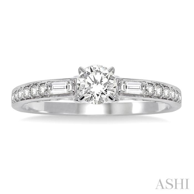 Round Shape Semi-Mount Diamond Engagement Ring