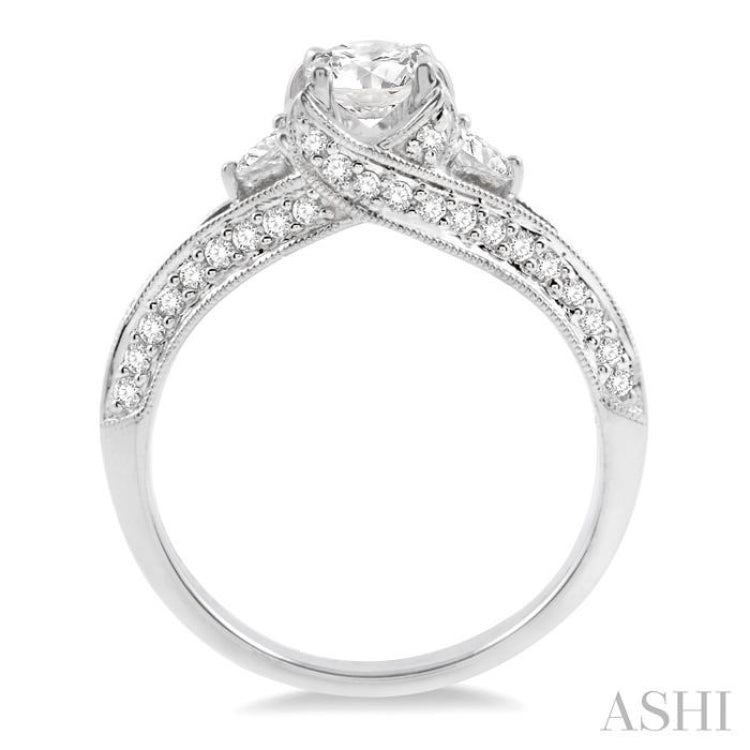 Round Shape Diamond Engagement Ring