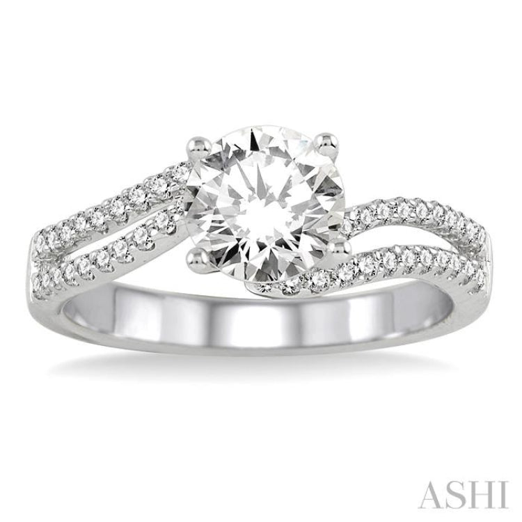 Round Shape Semi-Mount Diamond Engagement Ring