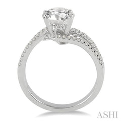 Round Shape Semi-Mount Diamond Engagement Ring